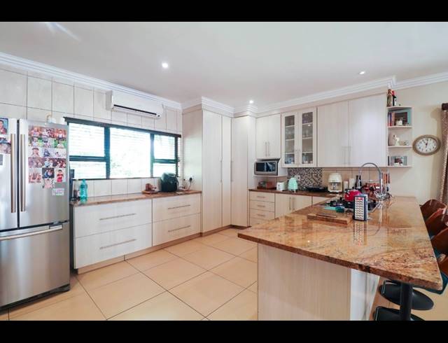 5 BEDROOM HOUSE FOR SALE IN PROTEA PARK